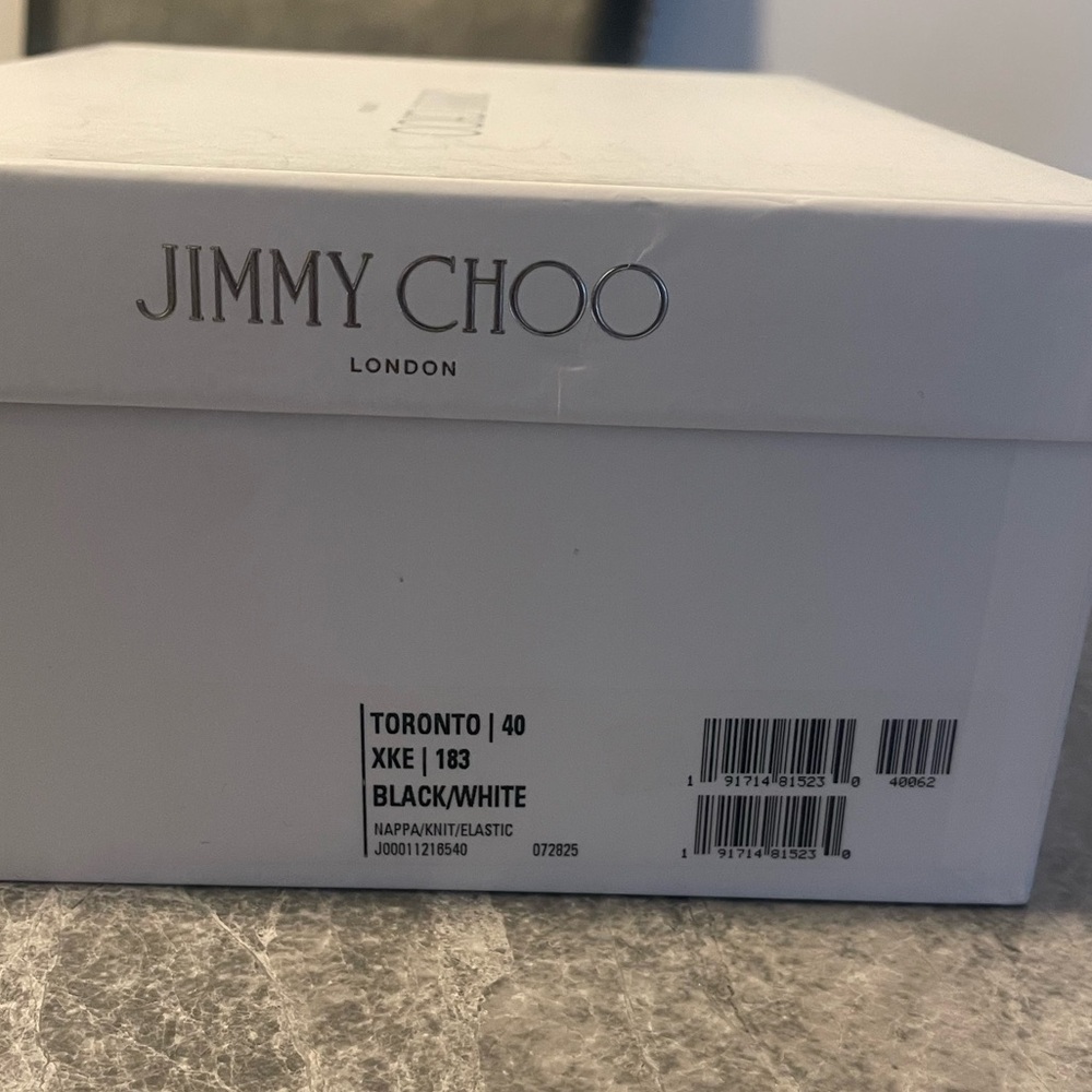 JIMMY CHOO SIZE 40 BLACK AND WHITE